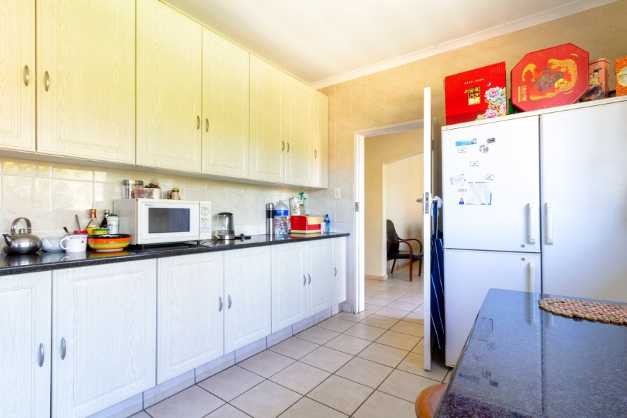 3 Bedroom Property for Sale in Wendywood Gauteng