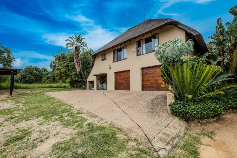 8 Bedroom Property for Sale in North Riding AH Gauteng