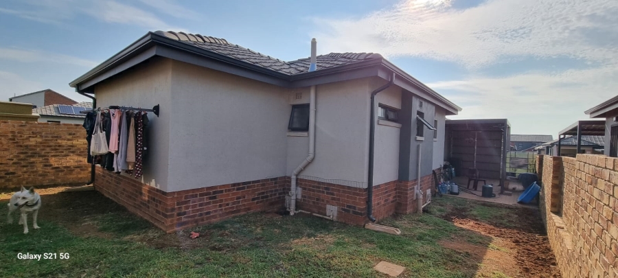 2 Bedroom Property for Sale in Lion Pride Gauteng