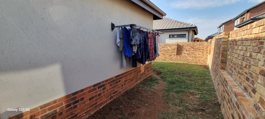 2 Bedroom Property for Sale in Lion Pride Gauteng