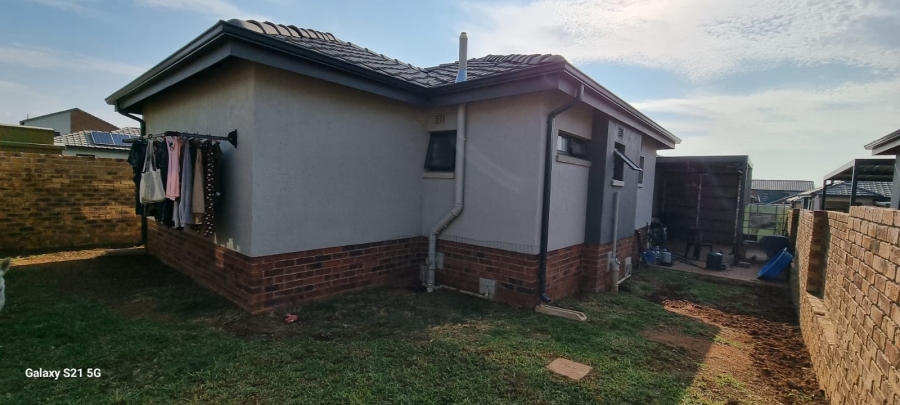 2 Bedroom Property for Sale in Lion Pride Gauteng