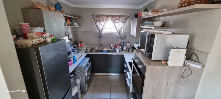 2 Bedroom Property for Sale in Lion Pride Gauteng