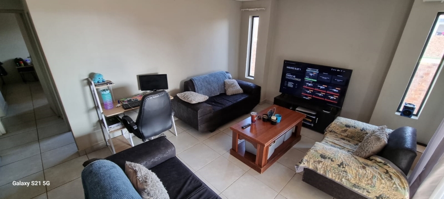 2 Bedroom Property for Sale in Lion Pride Gauteng