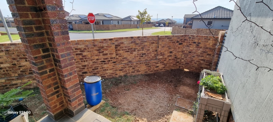 2 Bedroom Property for Sale in Lion Pride Gauteng