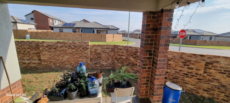 2 Bedroom Property for Sale in Lion Pride Gauteng