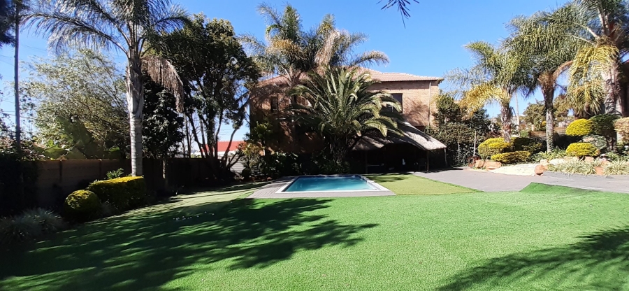 4 Bedroom Property for Sale in Heuweloord Gauteng