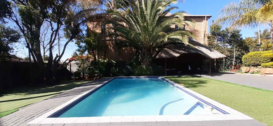 4 Bedroom Property for Sale in Heuweloord Gauteng