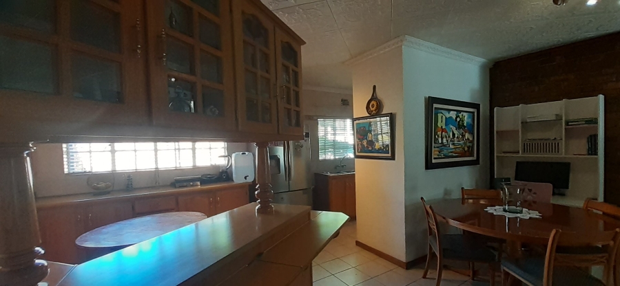 4 Bedroom Property for Sale in Heuweloord Gauteng