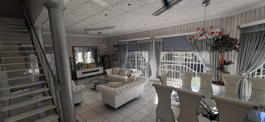 4 Bedroom Property for Sale in Heuweloord Gauteng