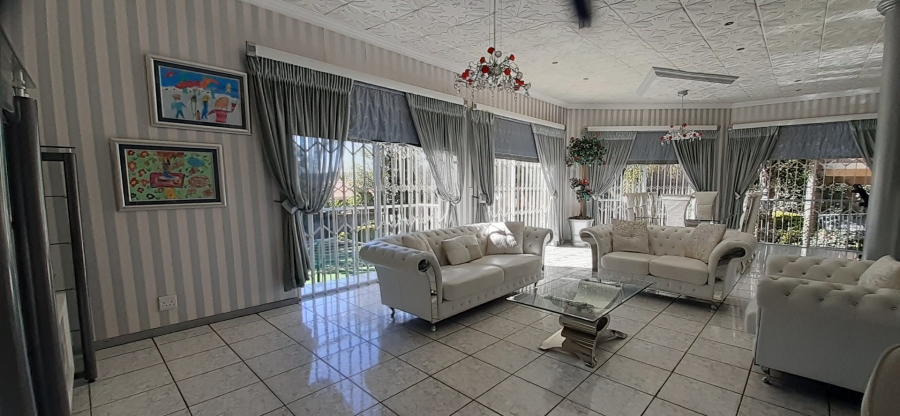 4 Bedroom Property for Sale in Heuweloord Gauteng