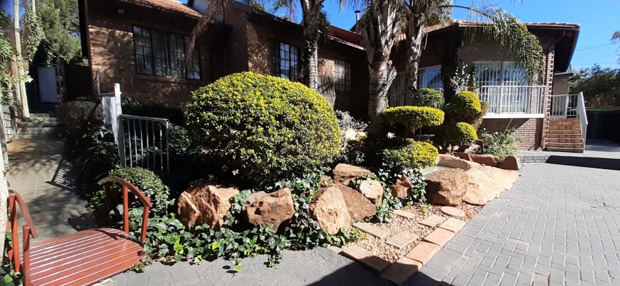 4 Bedroom Property for Sale in Heuweloord Gauteng