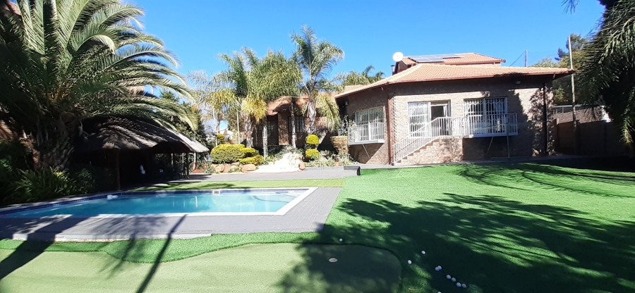 4 Bedroom Property for Sale in Heuweloord Gauteng