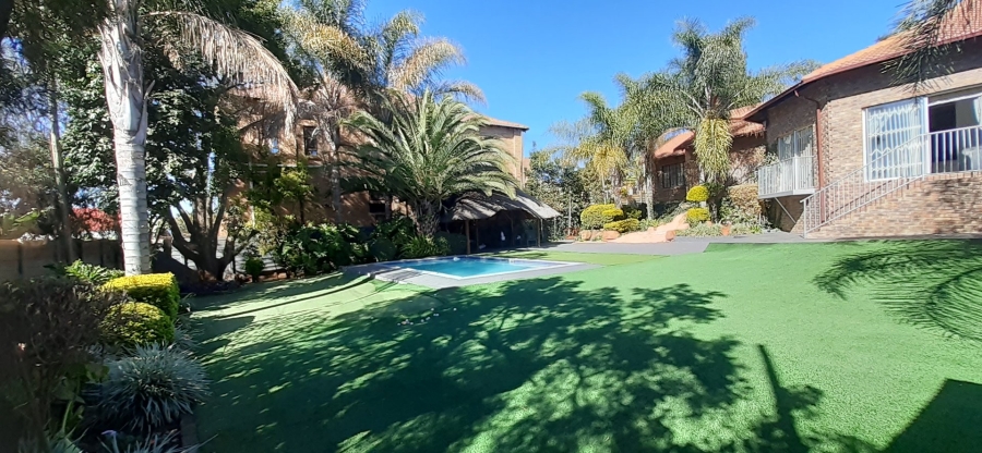 4 Bedroom Property for Sale in Heuweloord Gauteng