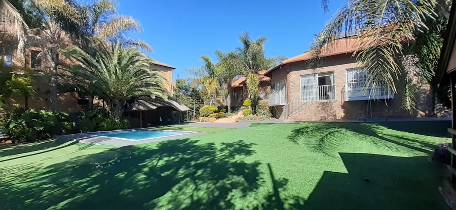 4 Bedroom Property for Sale in Heuweloord Gauteng