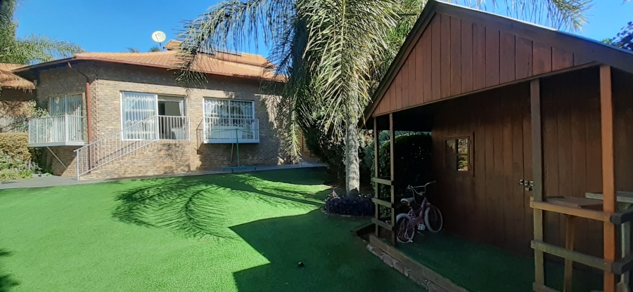 4 Bedroom Property for Sale in Heuweloord Gauteng