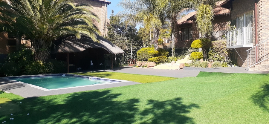 4 Bedroom Property for Sale in Heuweloord Gauteng