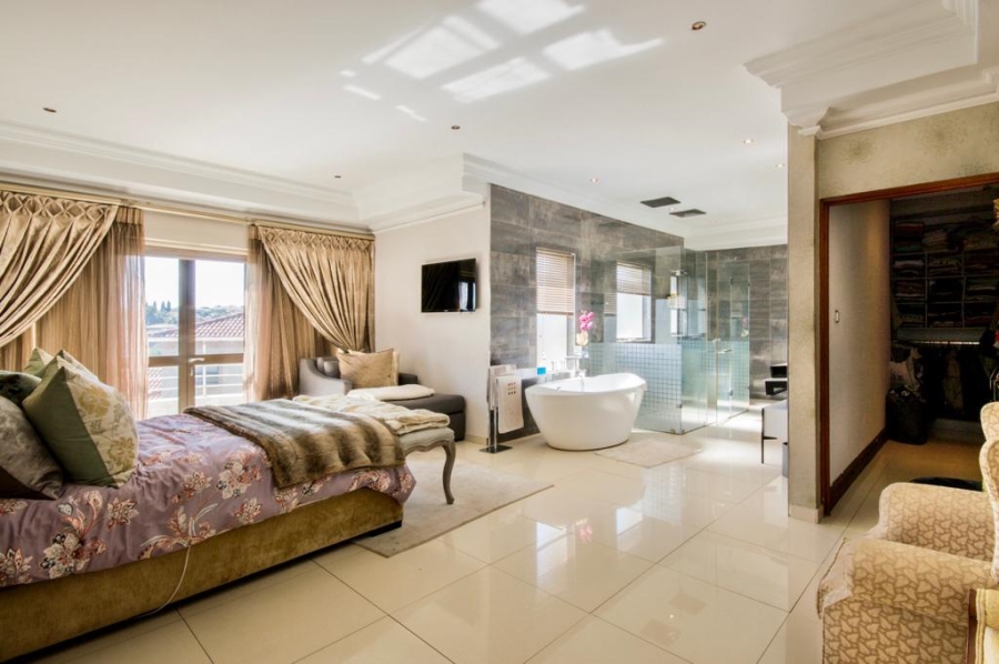 5 Bedroom Property for Sale in Blue Hills AH Gauteng