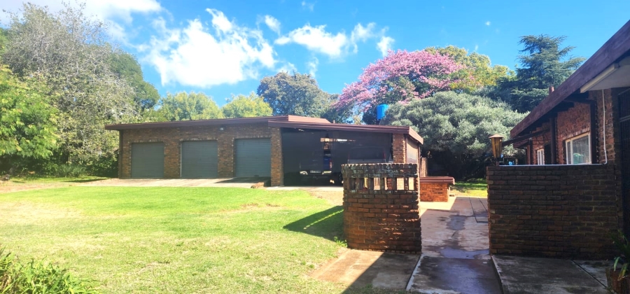 5 Bedroom Property for Sale in Monavoni A H Gauteng