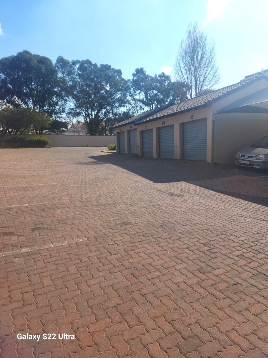 2 Bedroom Property for Sale in Noordwyk Gauteng