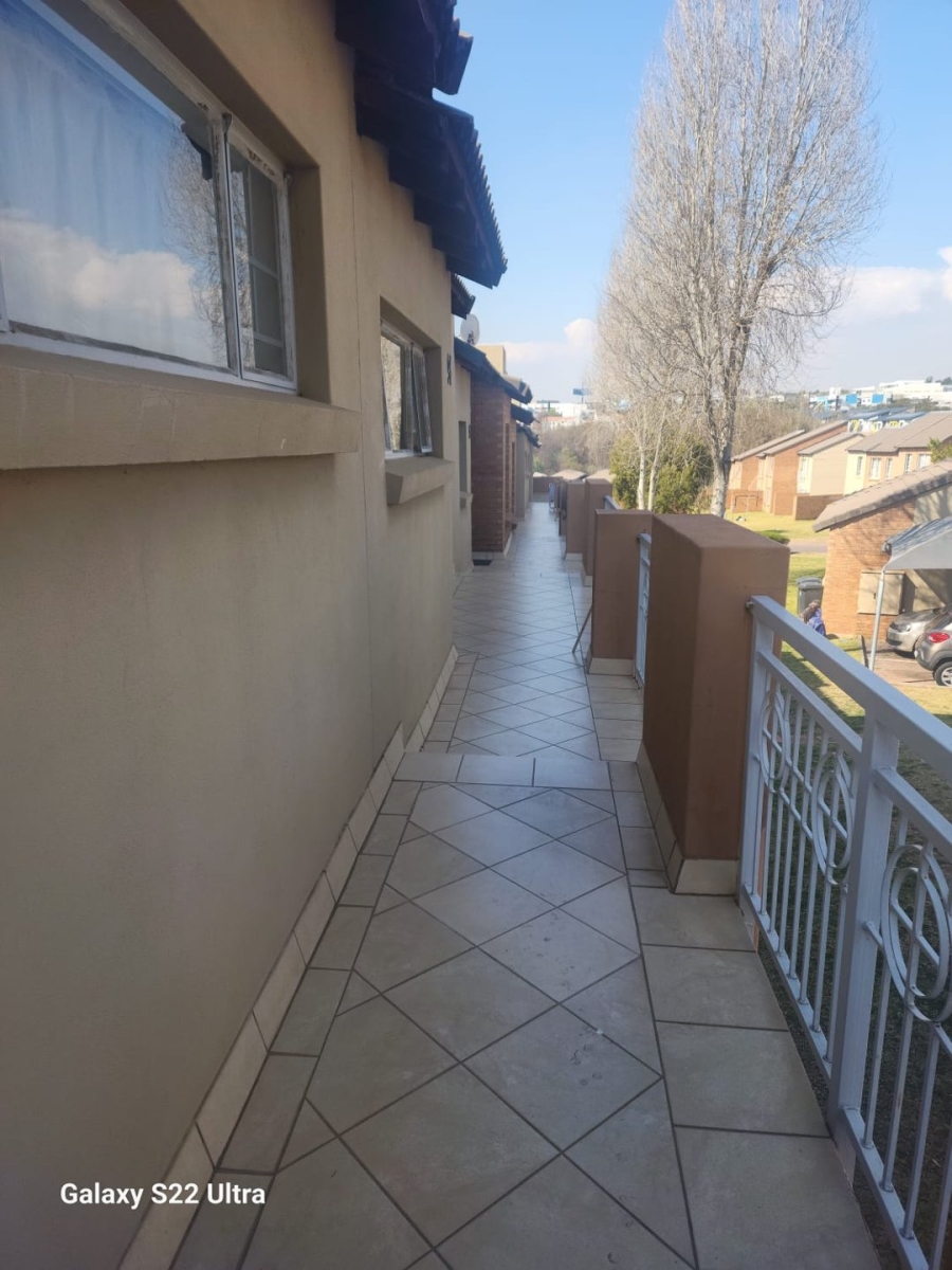 2 Bedroom Property for Sale in Noordwyk Gauteng