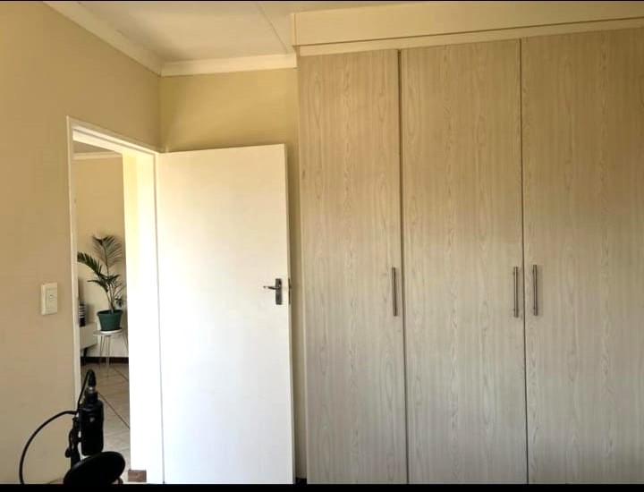 2 Bedroom Property for Sale in Noordwyk Gauteng