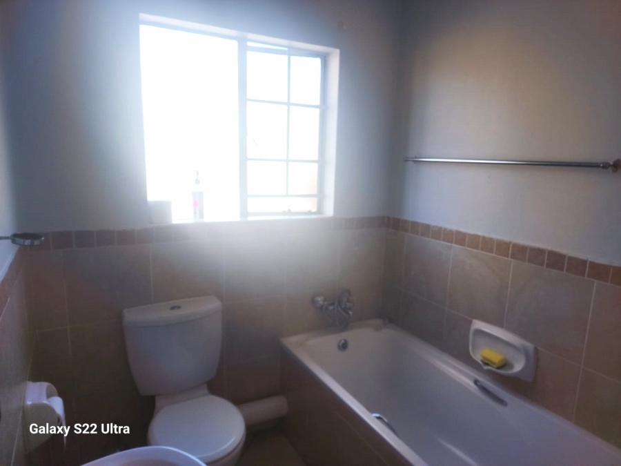 2 Bedroom Property for Sale in Noordwyk Gauteng