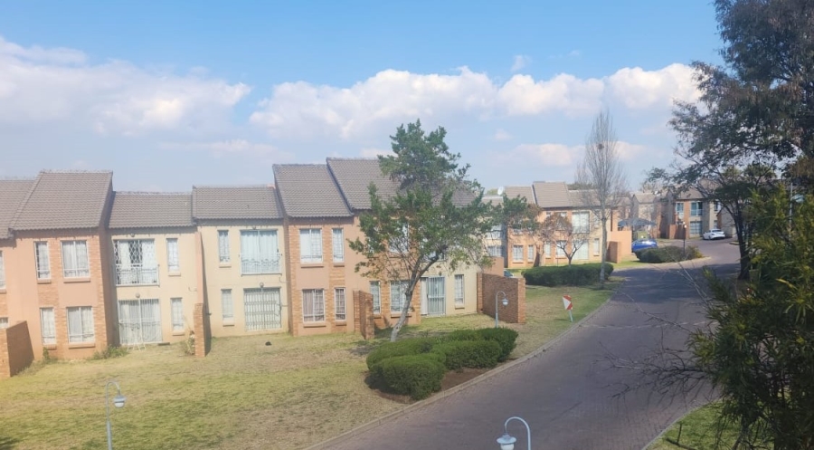 2 Bedroom Property for Sale in Noordwyk Gauteng