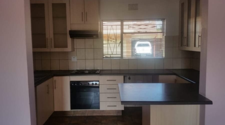 1 Bedroom Property for Sale in Strubenvale Gauteng