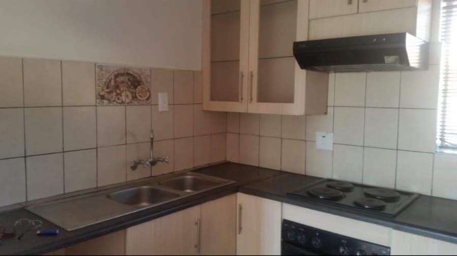 1 Bedroom Property for Sale in Strubenvale Gauteng