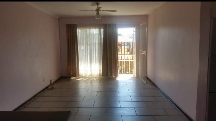 1 Bedroom Property for Sale in Strubenvale Gauteng