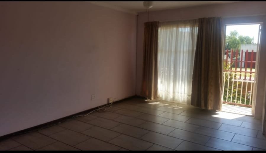 1 Bedroom Property for Sale in Strubenvale Gauteng