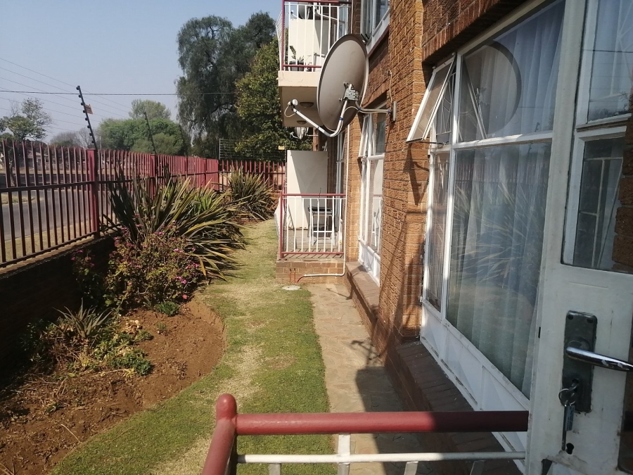 1 Bedroom Property for Sale in Strubenvale Gauteng