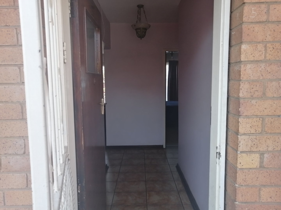 1 Bedroom Property for Sale in Strubenvale Gauteng