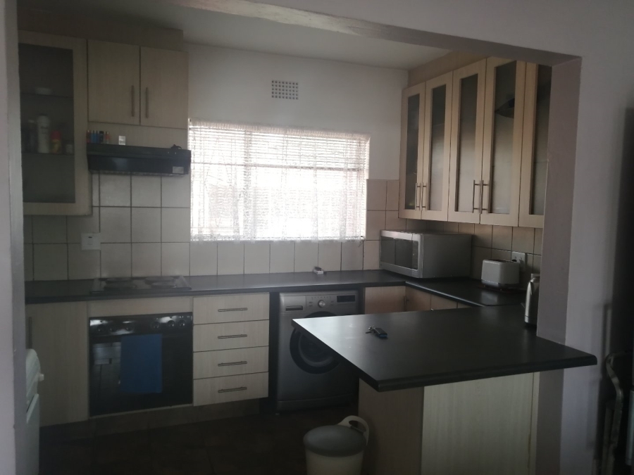 1 Bedroom Property for Sale in Strubenvale Gauteng