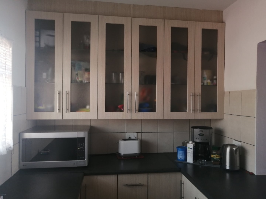 1 Bedroom Property for Sale in Strubenvale Gauteng