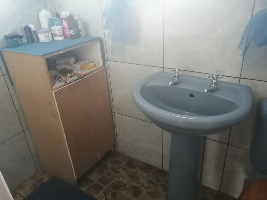 1 Bedroom Property for Sale in Strubenvale Gauteng