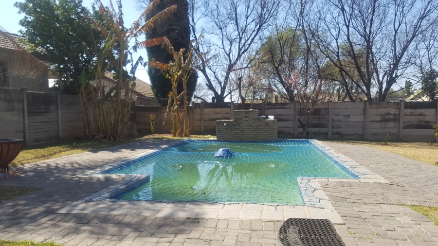 4 Bedroom Property for Sale in Heuweloord Gauteng