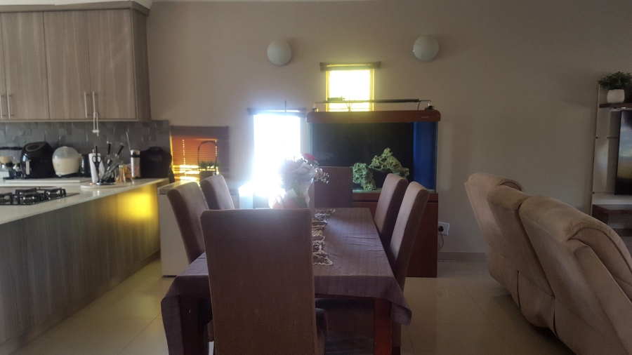 4 Bedroom Property for Sale in Heuweloord Gauteng