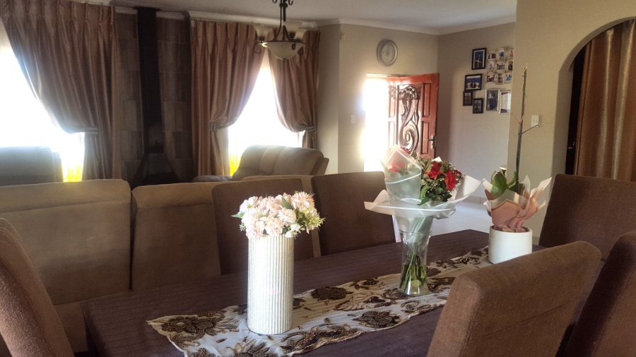 4 Bedroom Property for Sale in Heuweloord Gauteng