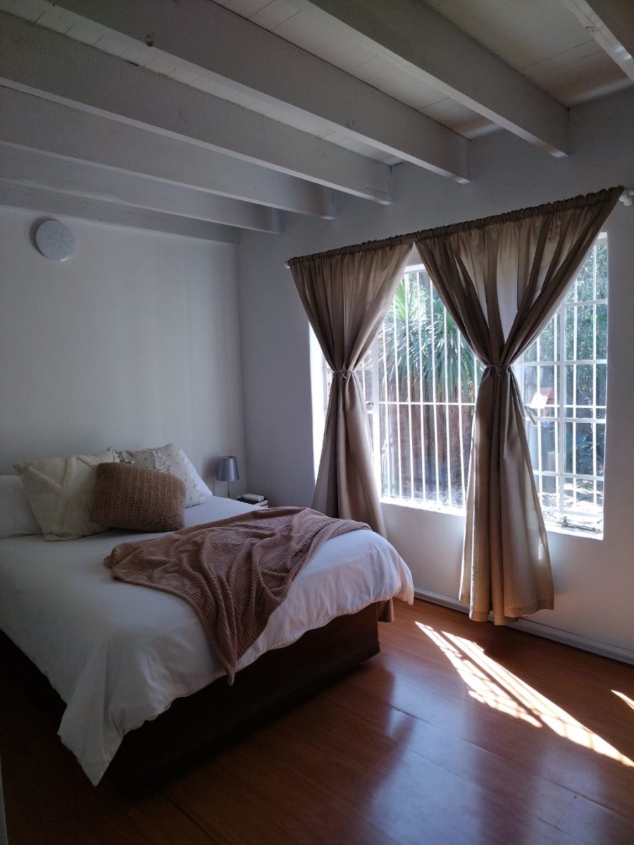  Bedroom Property for Sale in Glen Marais Gauteng