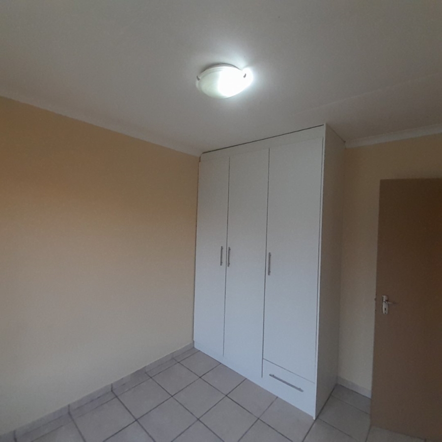 To Let 3 Bedroom Property for Rent in Radiokop Gauteng