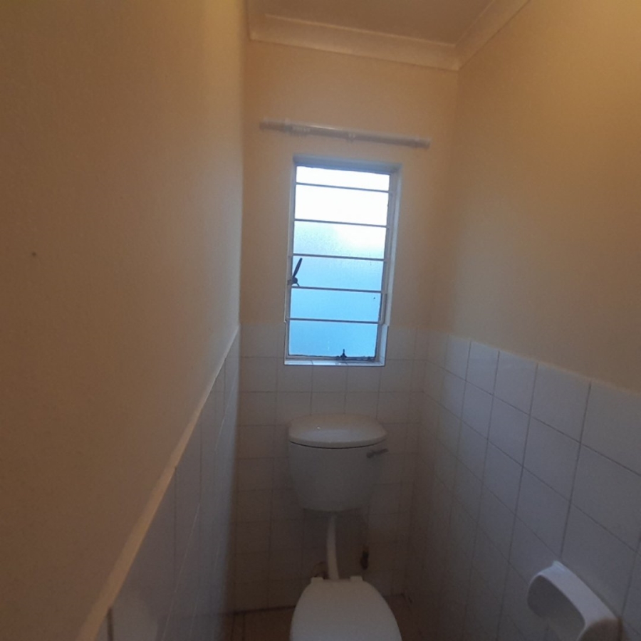 To Let 3 Bedroom Property for Rent in Radiokop Gauteng