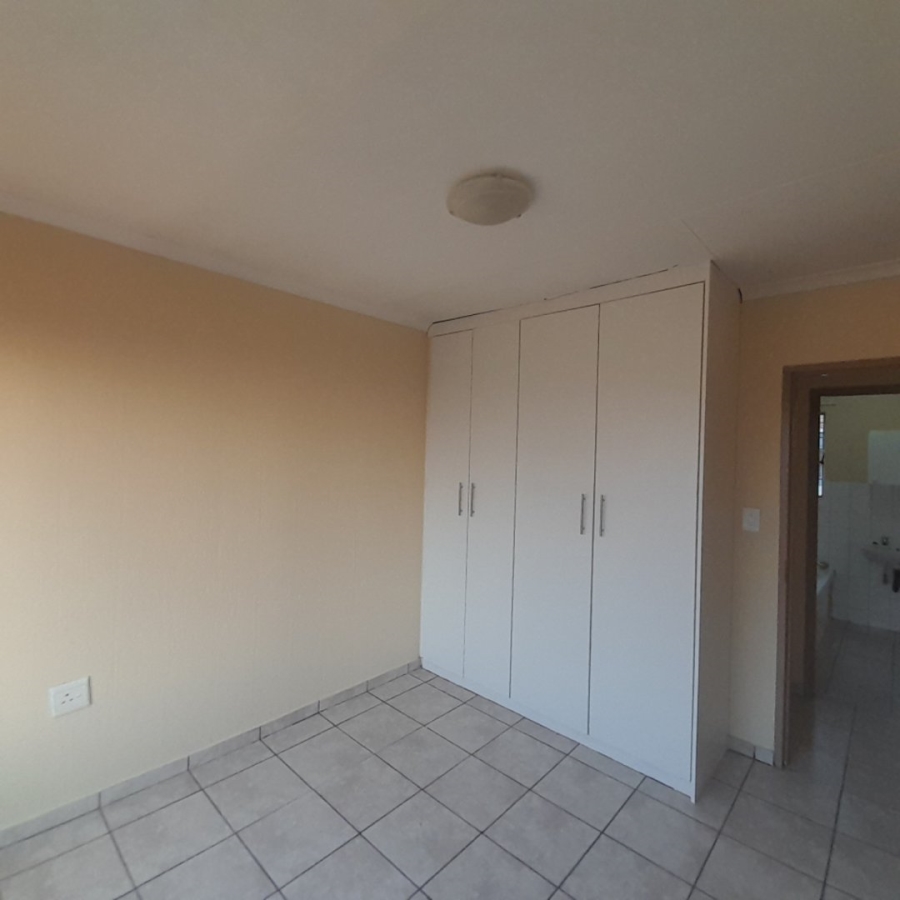 To Let 3 Bedroom Property for Rent in Radiokop Gauteng