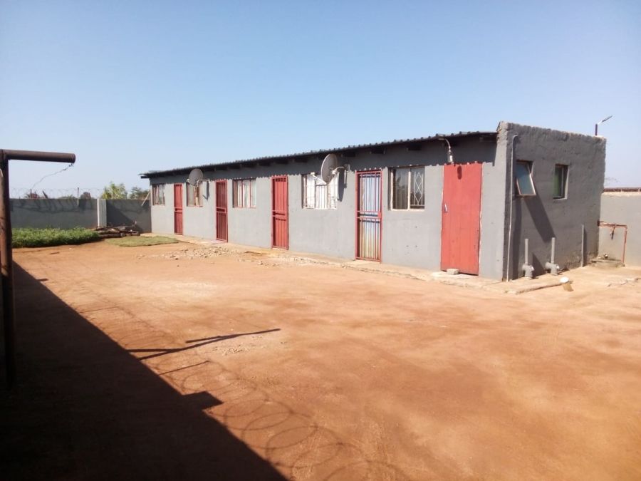 6 Bedroom Property for Sale in Soshanguve B Gauteng