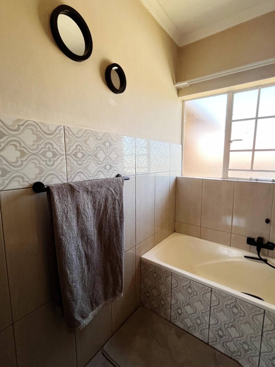2 Bedroom Property for Sale in Glen Lauriston Gauteng