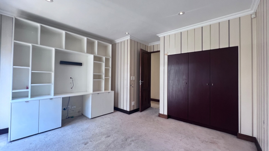 5 Bedroom Property for Sale in Hurlingham Gauteng