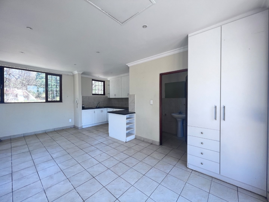 5 Bedroom Property for Sale in Hurlingham Gauteng