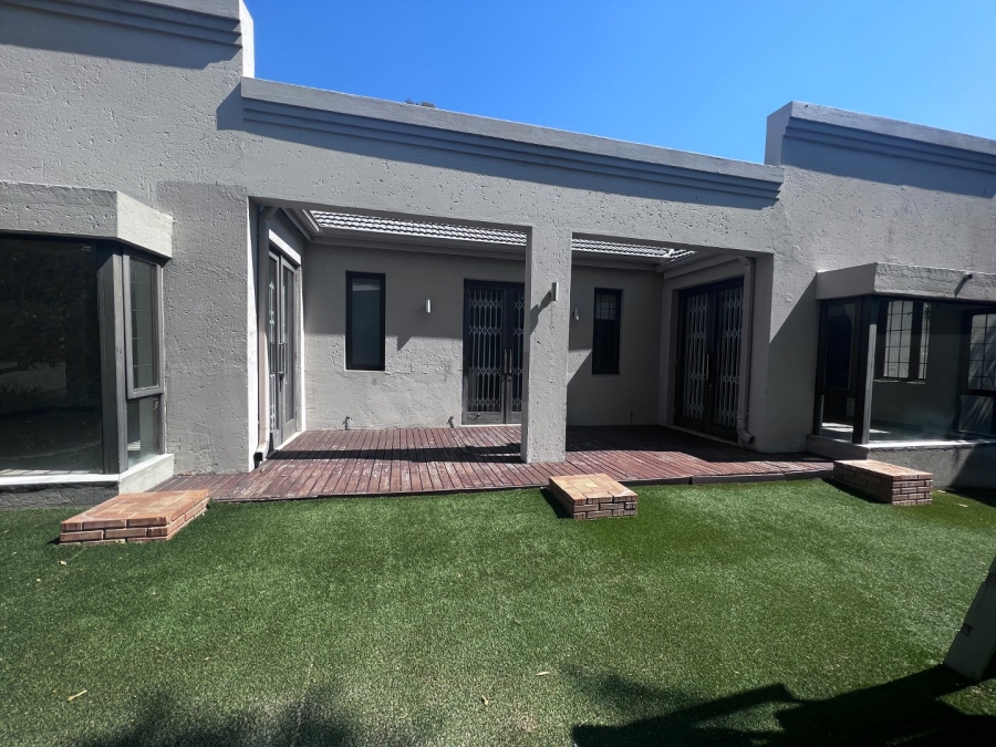 5 Bedroom Property for Sale in Hurlingham Gauteng