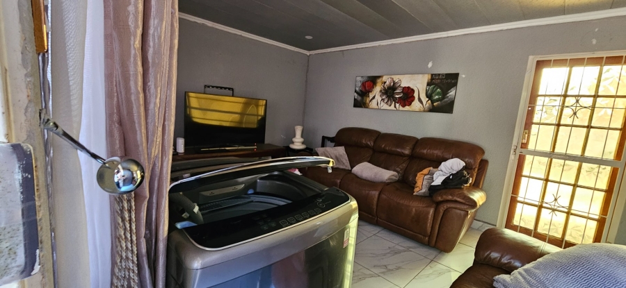 5 Bedroom Property for Sale in Crystal Park Gauteng