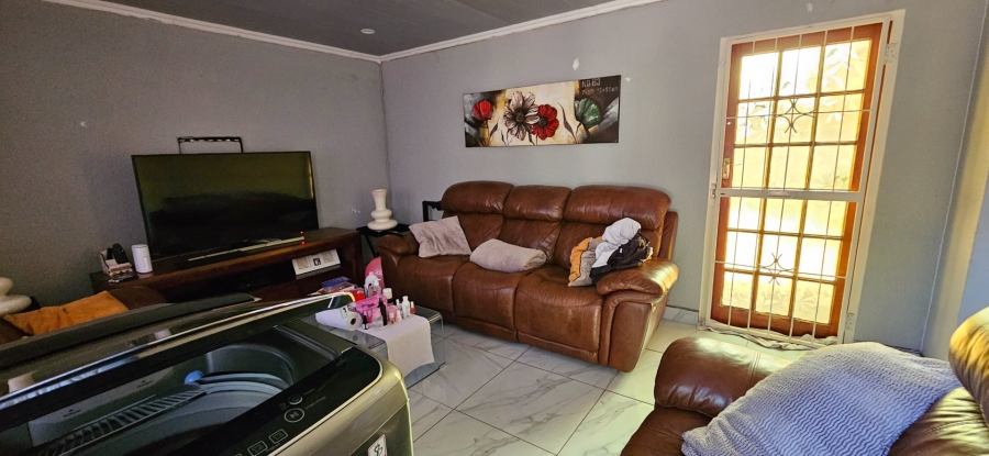 5 Bedroom Property for Sale in Crystal Park Gauteng